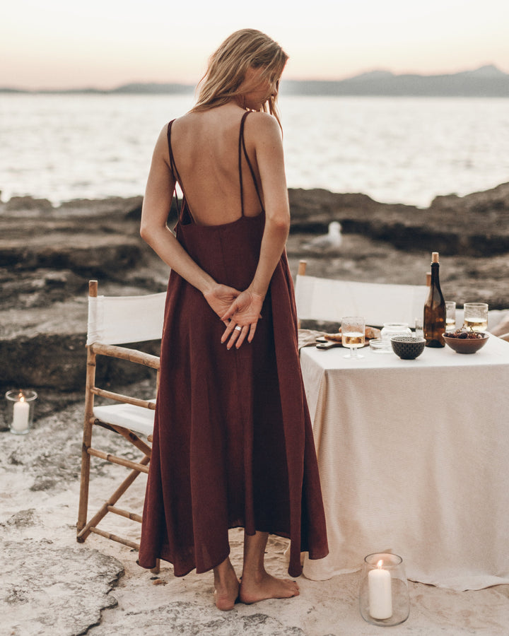 Damen Maxikleid Rostrot | Fließendes Kleid mit V-Ausschnitt &amp; Rückenausschnitt | Eleganter Sommer-Look