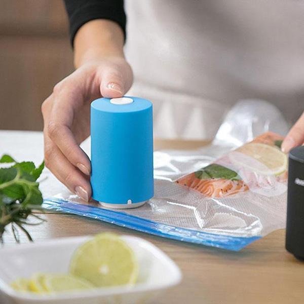 AirSqueeze™ Fast Vacuum Sealing