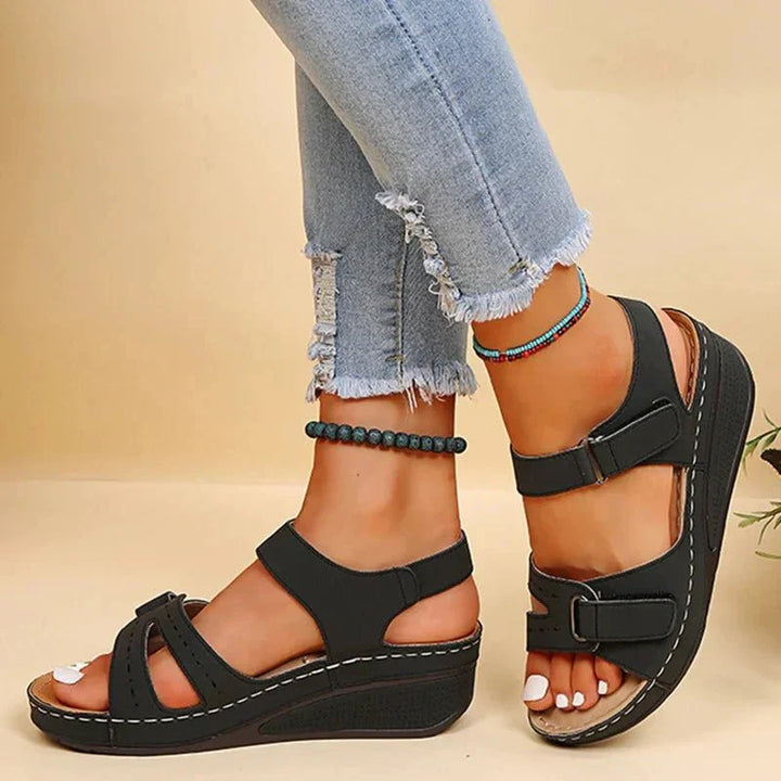 Damen Plattform-Sandalen mit verstellbaren Riemen | Offene Zehe, gepolstertes Fußbett | Rutschfeste Sohle, bequem im Alltag