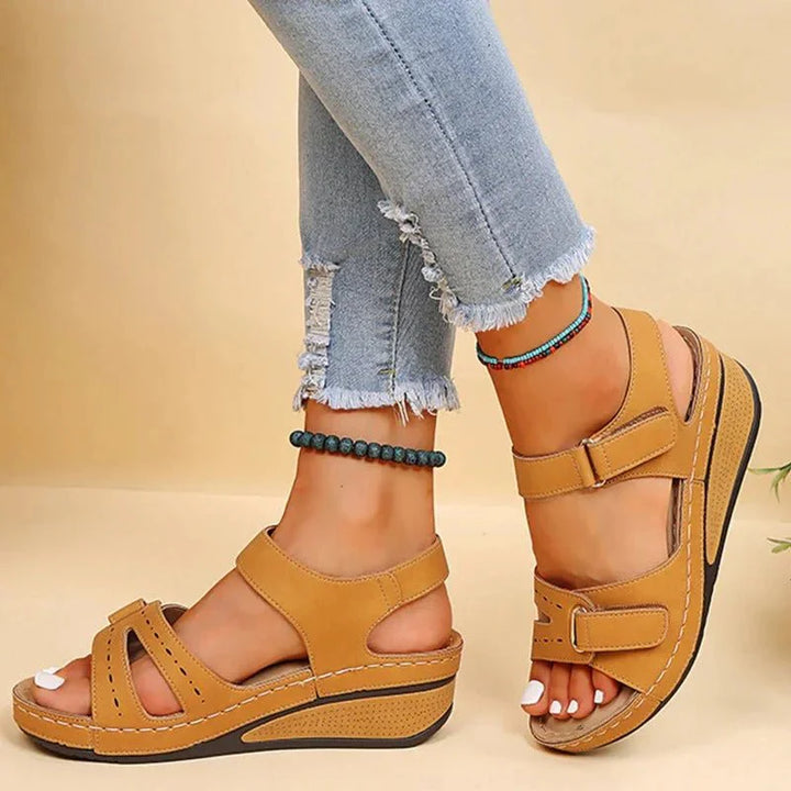 Damen Plattform-Sandalen mit verstellbaren Riemen | Offene Zehe, gepolstertes Fußbett | Rutschfeste Sohle, bequem im Alltag