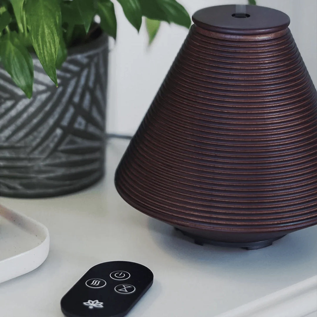 Aroma-Diffuser aus Holz | Elektrischer Duftdiffusor mit Fernbedienung, drei Nebelstufen und bis zu 10 Stunden Laufzeit