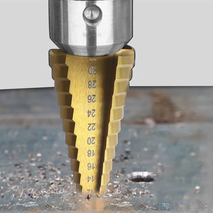 BladeForce Pro – PräBohrkrone Set 6-tlg. mit Titanbeschichtung – präzise, saubere Bohrlöcher | Für Metall, Holz, Kunststoff &amp; Mauerwerk | Robustzise Schnitte für jedes Projekt
