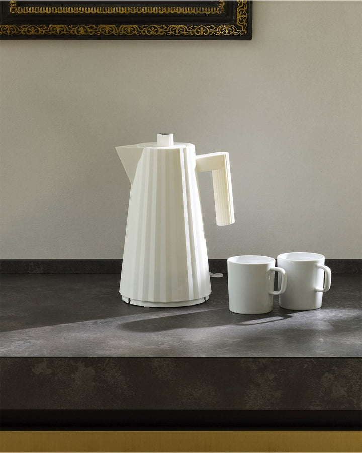 Elektrischer Wasserkocher | Plissé Design mit 1500 W aus thermoplastischem Harz