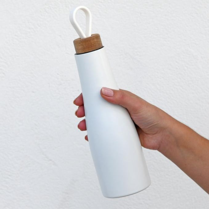 Thermoflasche 500 ml | Edelstahl-Isolierflasche mit Holzdetail für heiße und kalte Getränke
