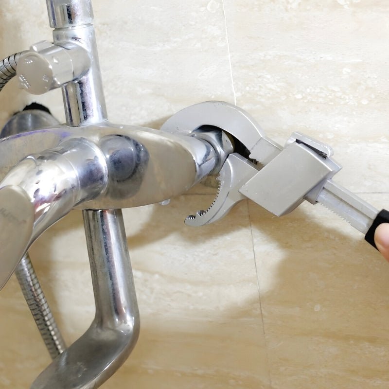 Rohrzange für Sanitärarbeiten mit ergonomischem Griff | Werkzeug für enge Stellen und präzise Montage