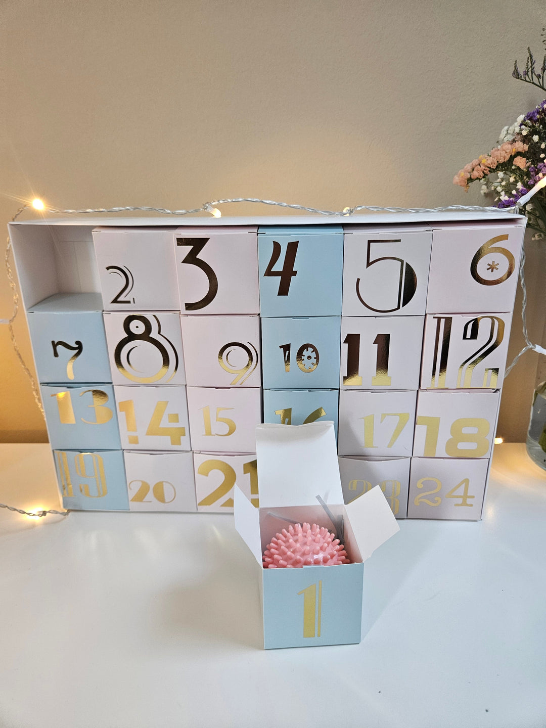 Anti-Stress Adventskalender | Skillsflow Weihnachtskalender mit über 24 Überraschungen | Fidget-Ring, Handschmeichler und Akupressurbälle