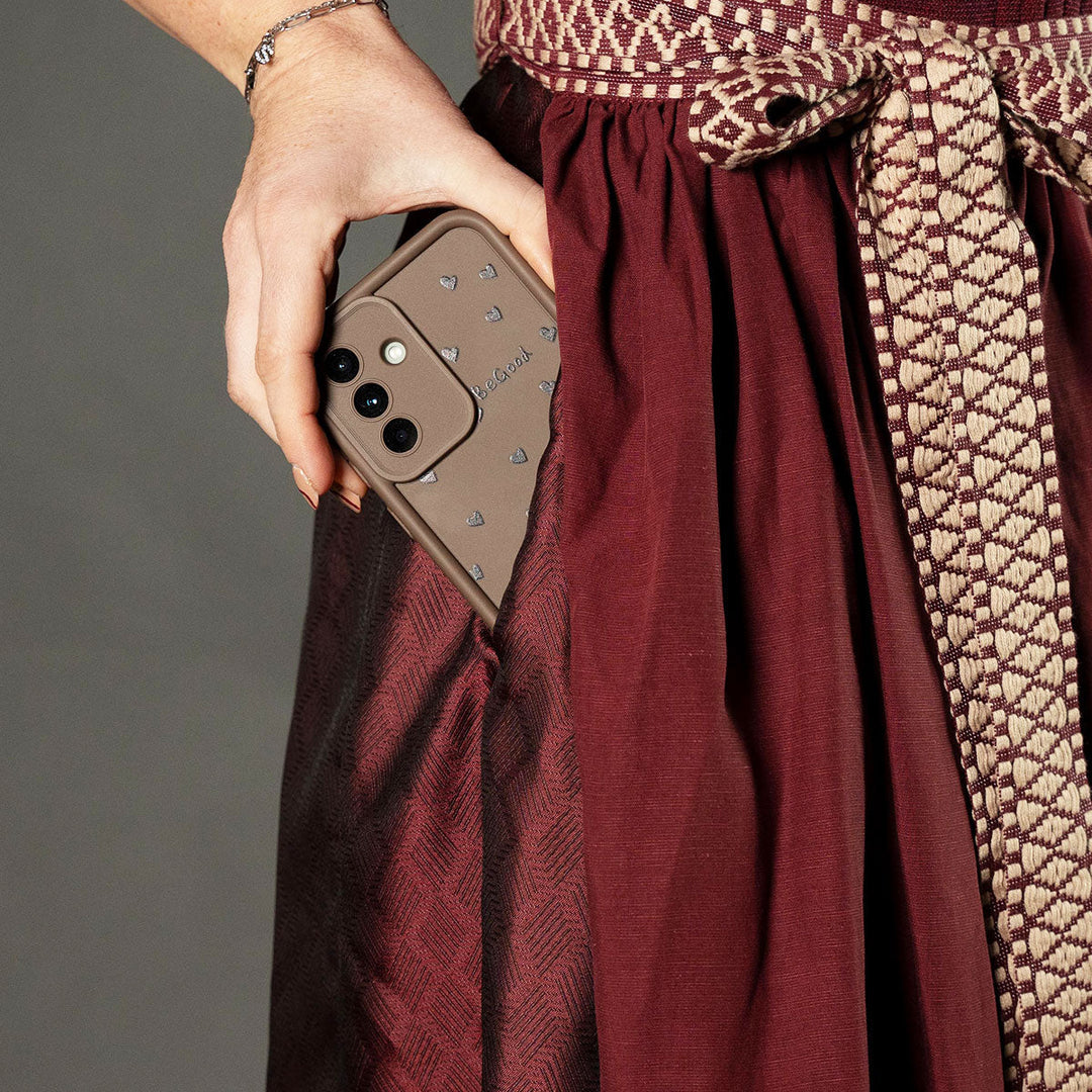 Damen Dirndl | Midi Trachtenkleid mit Perlen-Reißverschluss, gemusterter Schürze und 70 cm Rocklänge