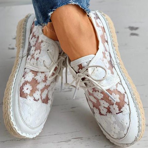 Damen Sneaker mit Stickerei | Bequeme Passform für Alltag &amp; halbformelle Looks | Liz bestickte Freizeitschuhe