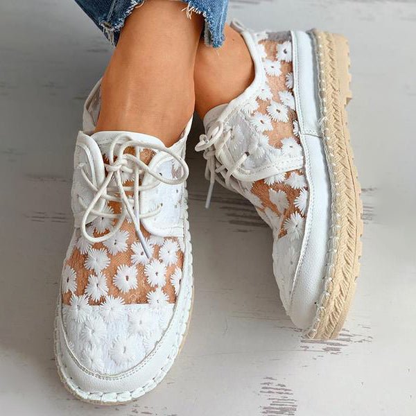 Damen Sneaker mit Stickerei | Bequeme Passform für Alltag &amp; halbformelle Looks | Liz bestickte Freizeitschuhe