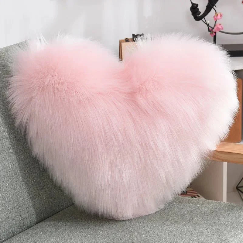 Herz Kissen flauschig 50 × 40 cm | Weiches Sofakissen aus Polyester in Herzform für Sofa, Bett und gemütliche Wohnakzente
