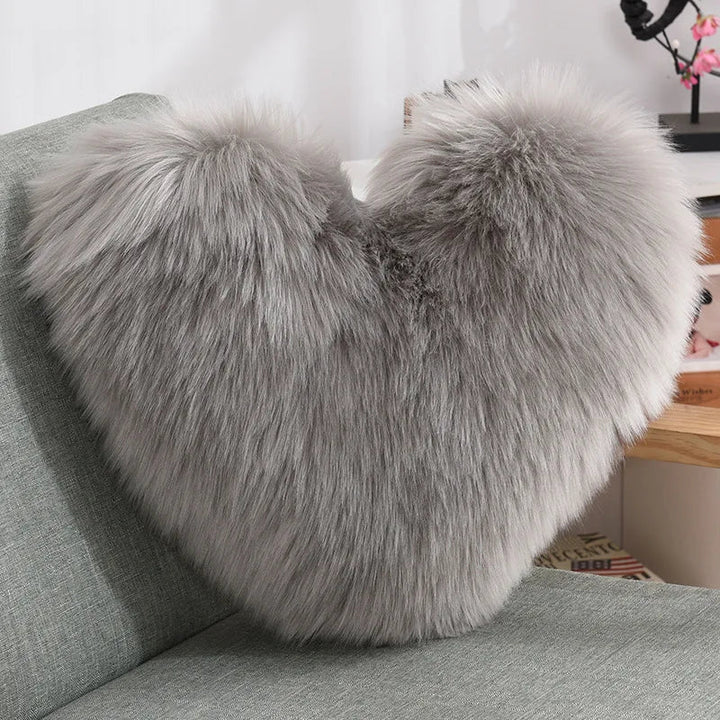 Herz Kissen flauschig 50 × 40 cm | Weiches Sofakissen aus Polyester in Herzform für Sofa, Bett und gemütliche Wohnakzente
