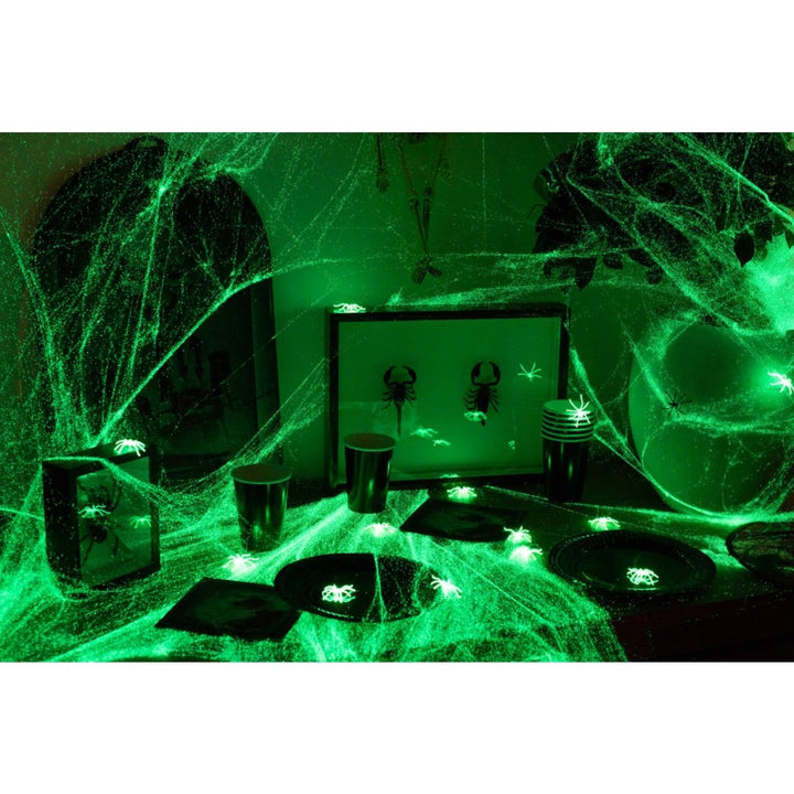 Halloween Spinnennetz 100 g | Weißes Glow-in-the-Dark Dekonetz für Wände, Möbel und gruselige Halloween-Partys
