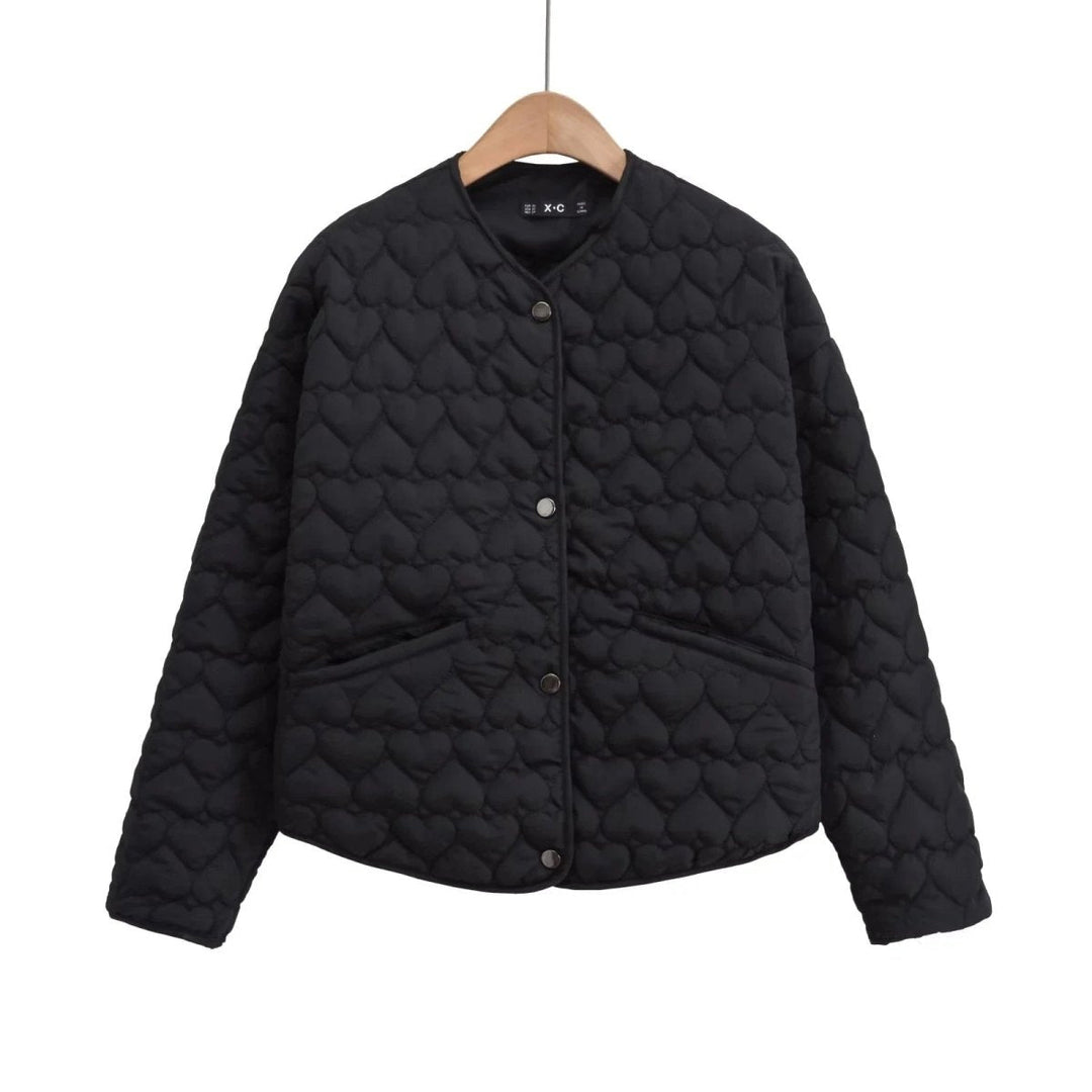 Damen Steppjacke mit Herzmuster | Leichte warme Übergangsjacke mit Druckknöpfen und geradem Schnitt in Schwarz