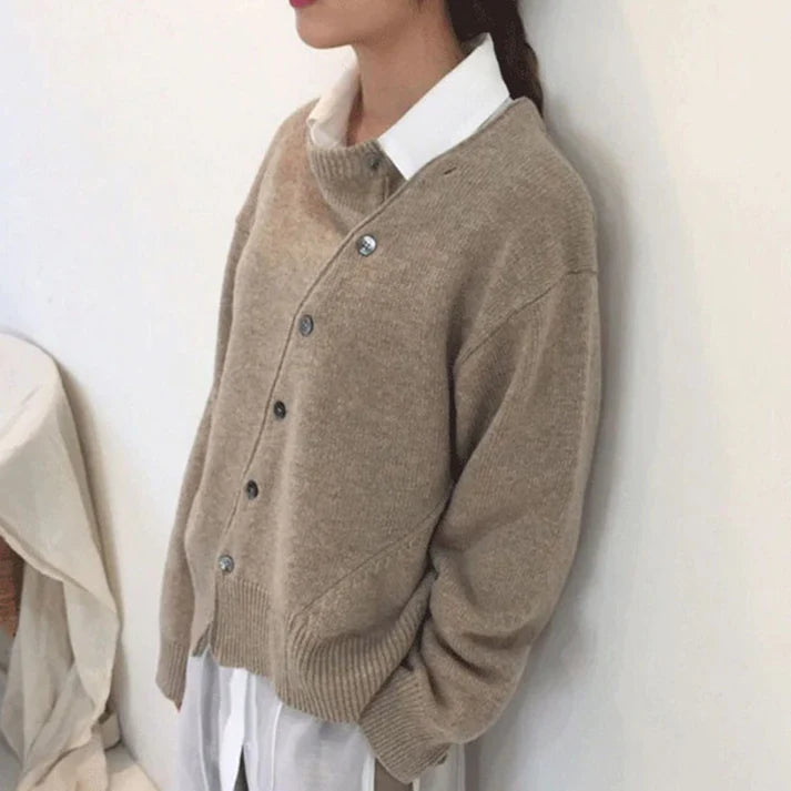 Fia | Comfortable Vest with Playful Button Placket
