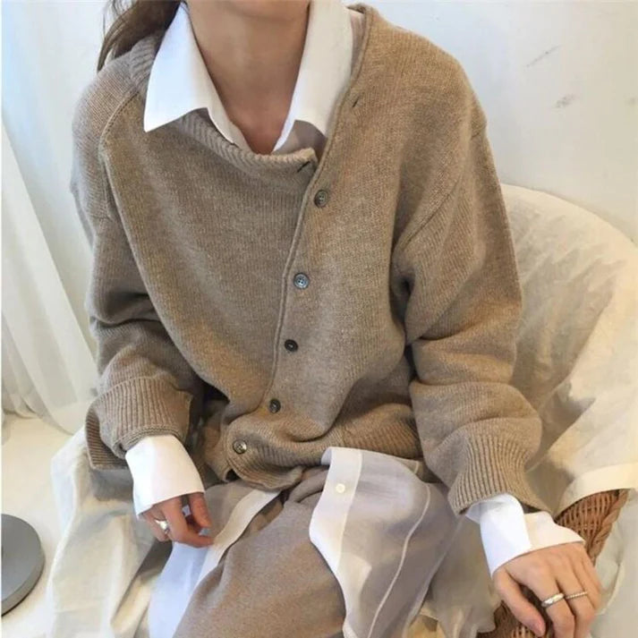 Fia | Comfortable Vest with Playful Button Placket