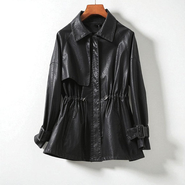 Damenjacke mit Hemdkragen und geraffter Taille | Ausgestellte Jacke mit Kordelzug, verdecktem Verschluss und Manschettenschnallen