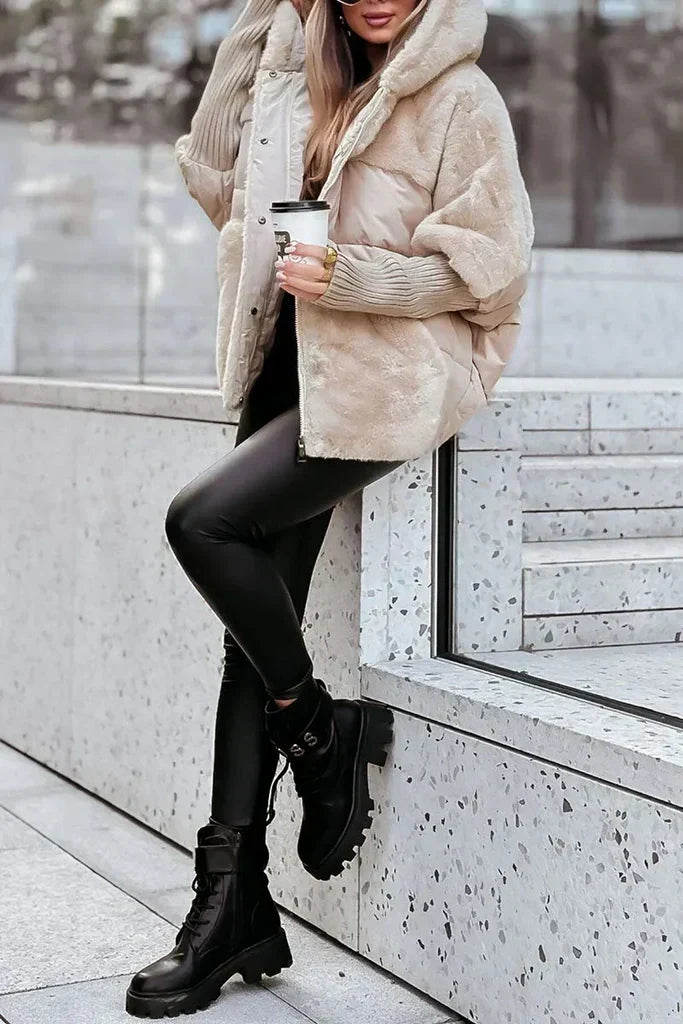 Damen Winterjacke mit Kapuze | Warme Oversize-Jacke mit weichem Pelzkragen, Bündchen und praktischen Taschen für kalte Tage